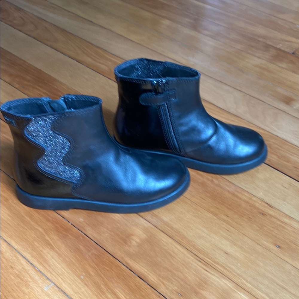 Camper Kid's Patent Leather Ankle Boots (Never Worn)